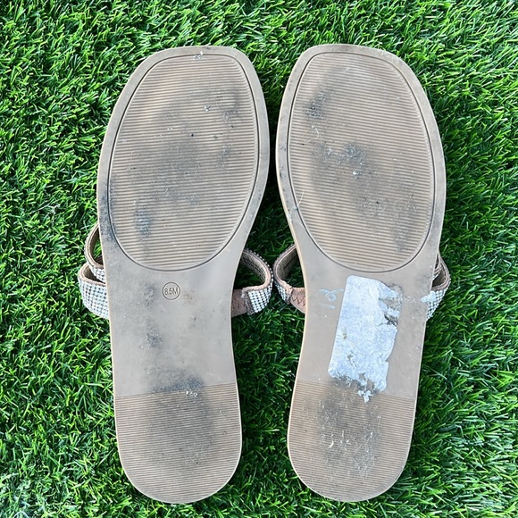🦜STEVE MADDEN Rhinestone Sandals🦜 - Picture 6 of 8